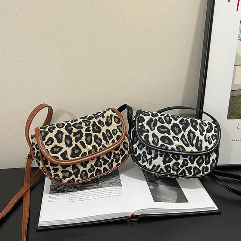 Leopard Print Phone Bag Women New Design Sling Shoulder Bags Compact Portable Flap Crossbody Bag M251216