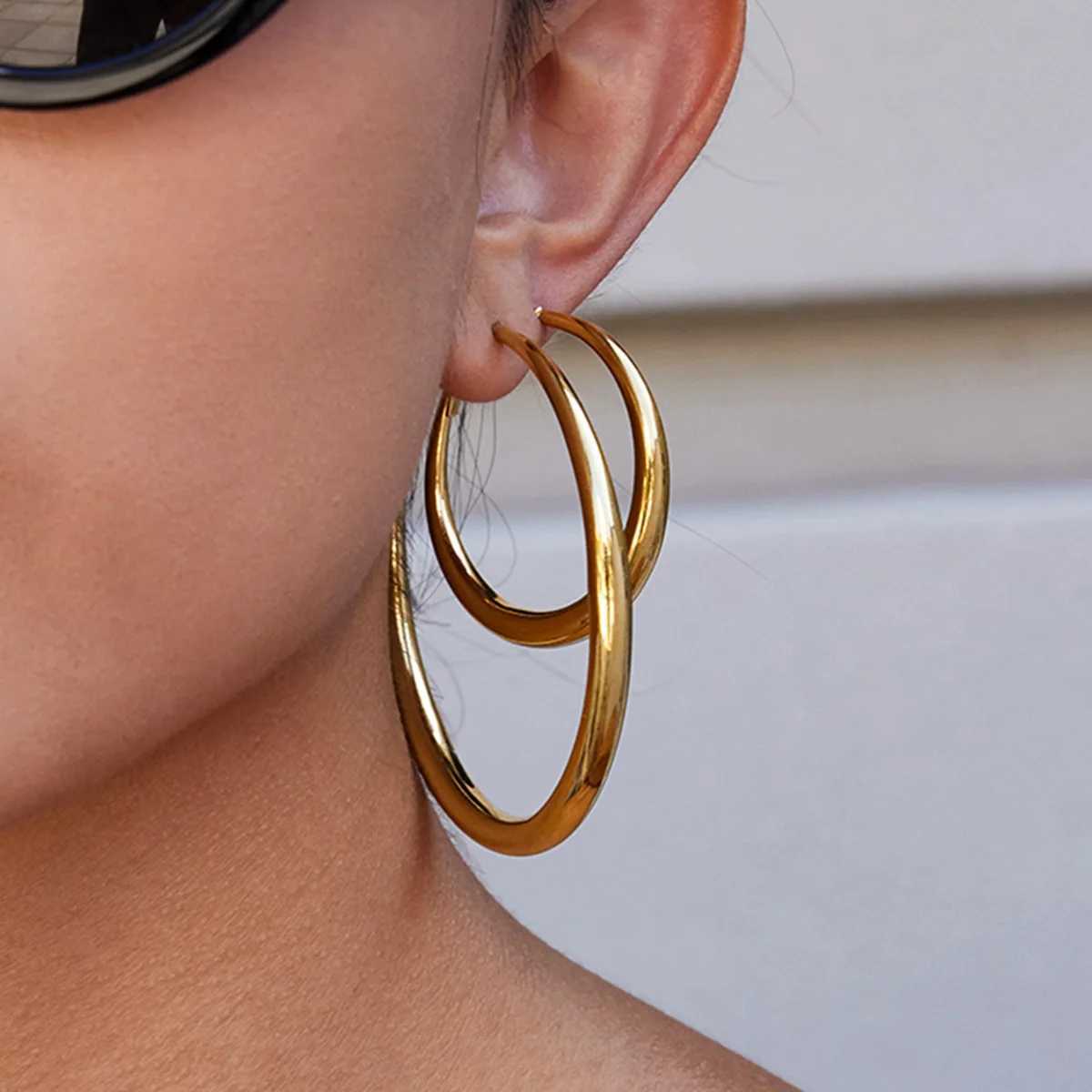 Classic Stainless Steel Big Hoop Earrings for Women Trendy Gold Color Large Hoop Earring Jewelry Accessories G251216