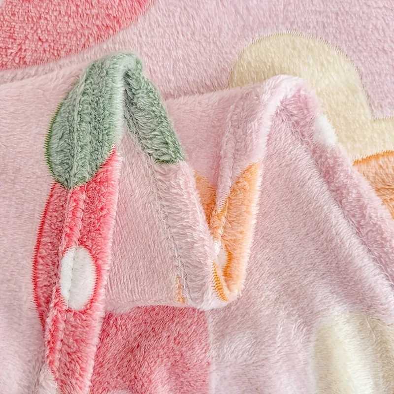 Cozy Floral Flannel Throw Blanket Soft Machine Washable All-Season Comfort with Cute Pink Strawberry Flower Design H251216 - view 5