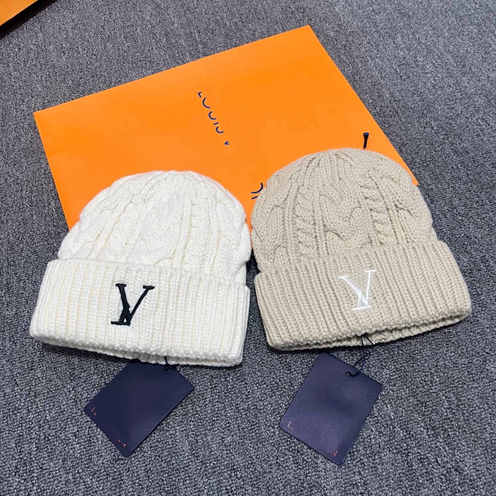 Classic letter knitted hat designer bean hat men's and women's fashionable warm skull hat