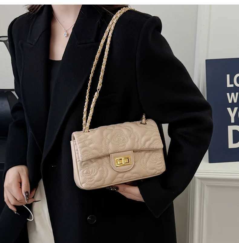 Fashion Versatile Oblique Span Bag Exquisite Trend Chain Womens Bag Design Handbag M251216