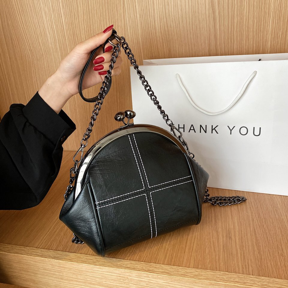 Free shipping Designer bag shoulder bag Black diamond grid shoulder bag Chain crossbody bag Top designer Leather fashion tote bag Shopping bag
