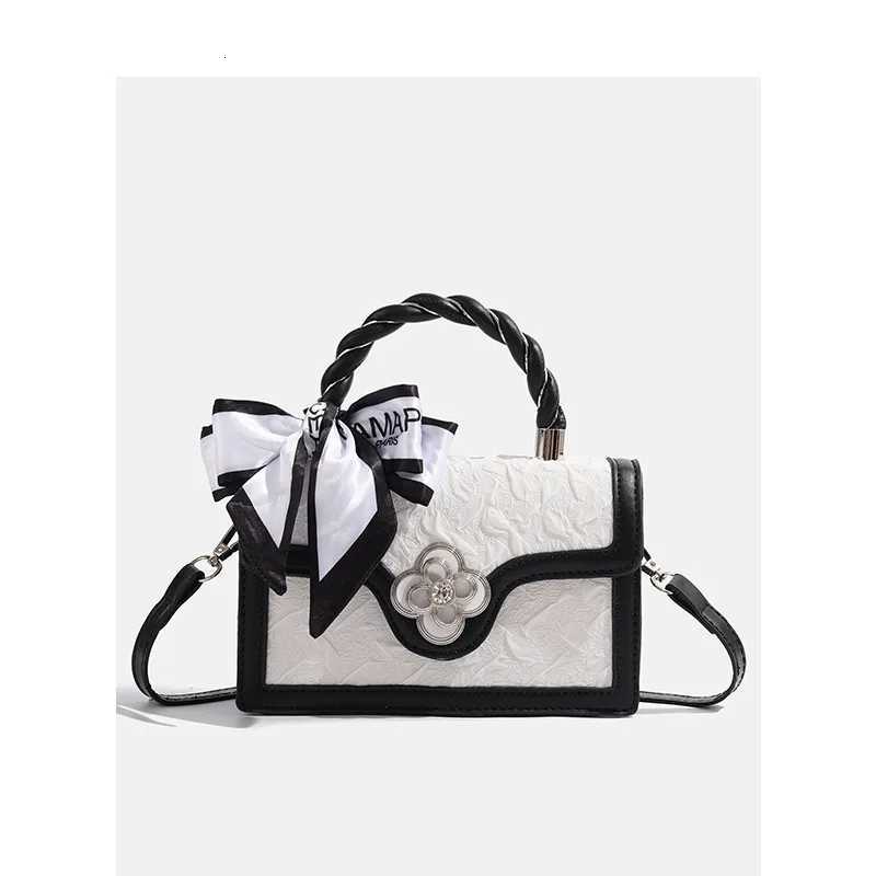 A new design handbag for women a fAshionable single-shoulder crossbody bag M251216