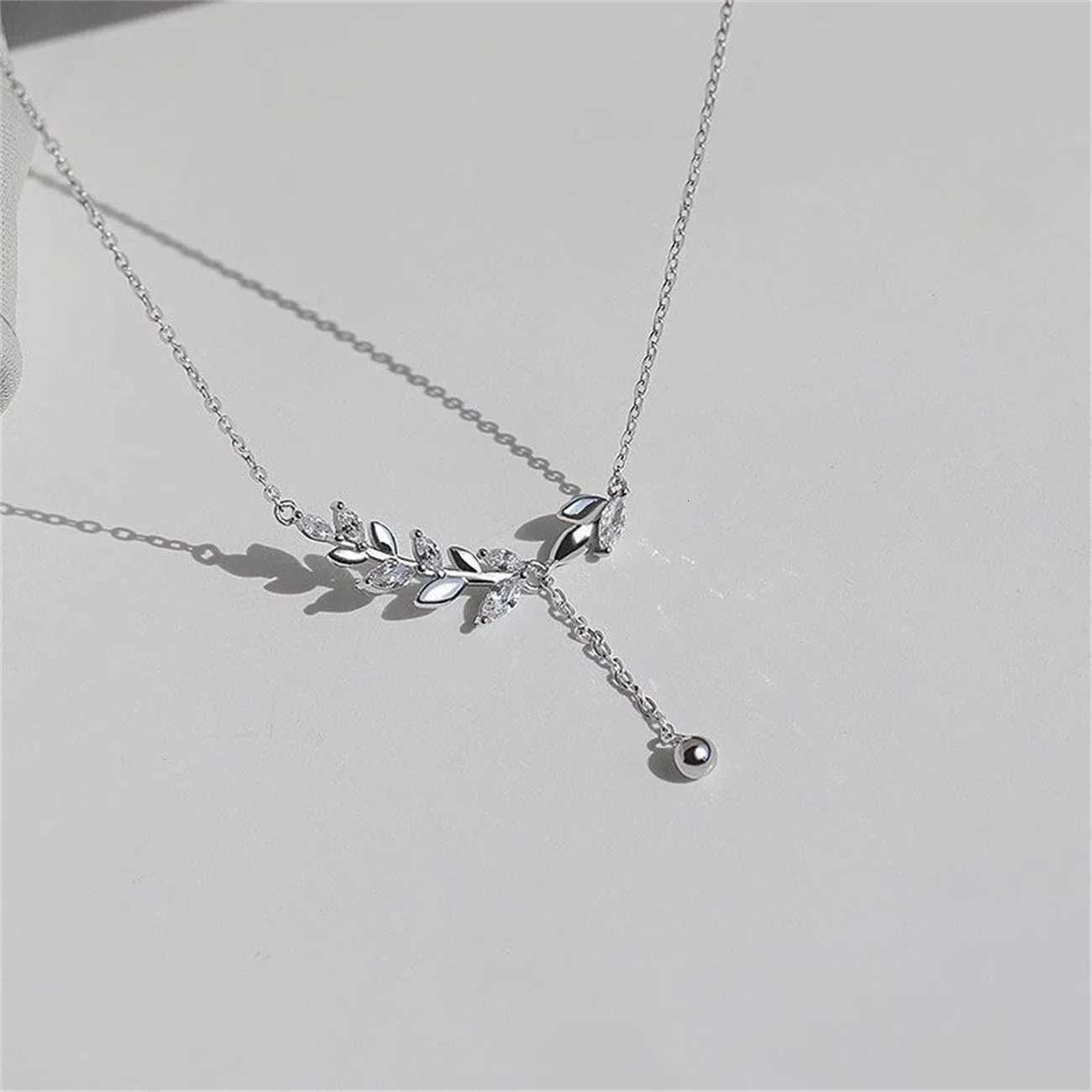 Simple Silver Color Alloy Clavicle Chain Necklace For Women TrenDY Crystal Choker Fashion Jewelry Womens AccESSories M251216