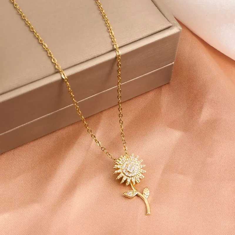 Fashionable Double Layer Rotatable Sunflower Flower Necklace for Girls Versatile High-end Luxury Stainless Steel Gift M251216
