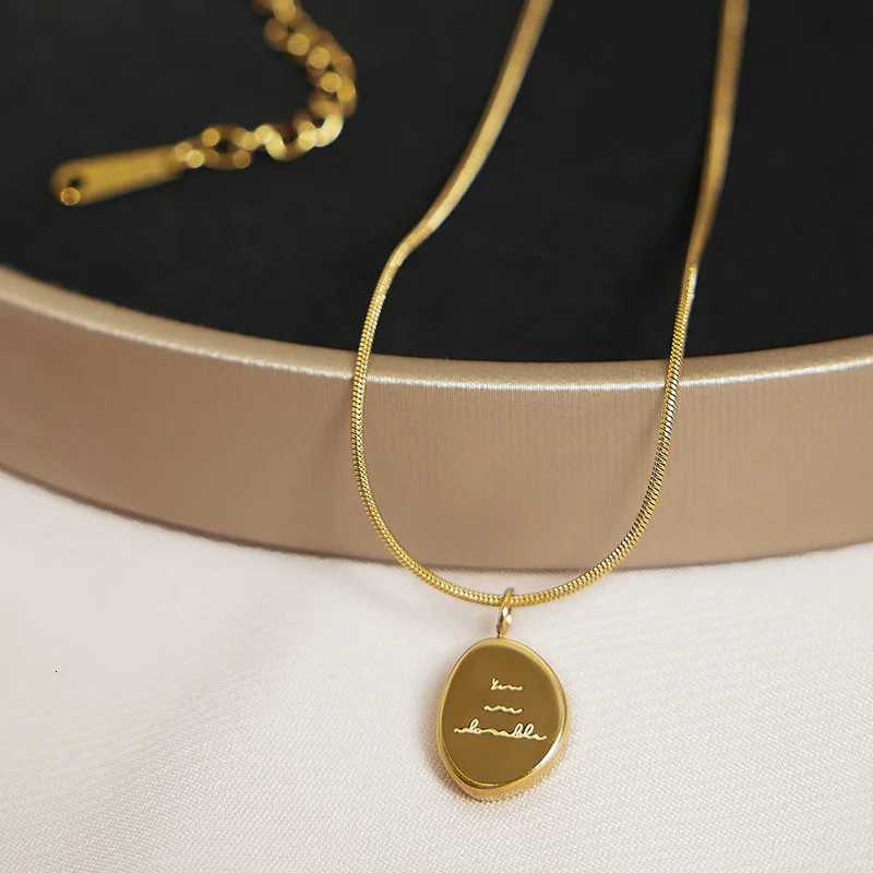 Hot Sale Golden silver Beanie Letter Brand Necklace Women Summer Clavicle Chain Exquisite Pendant Necklace M251216