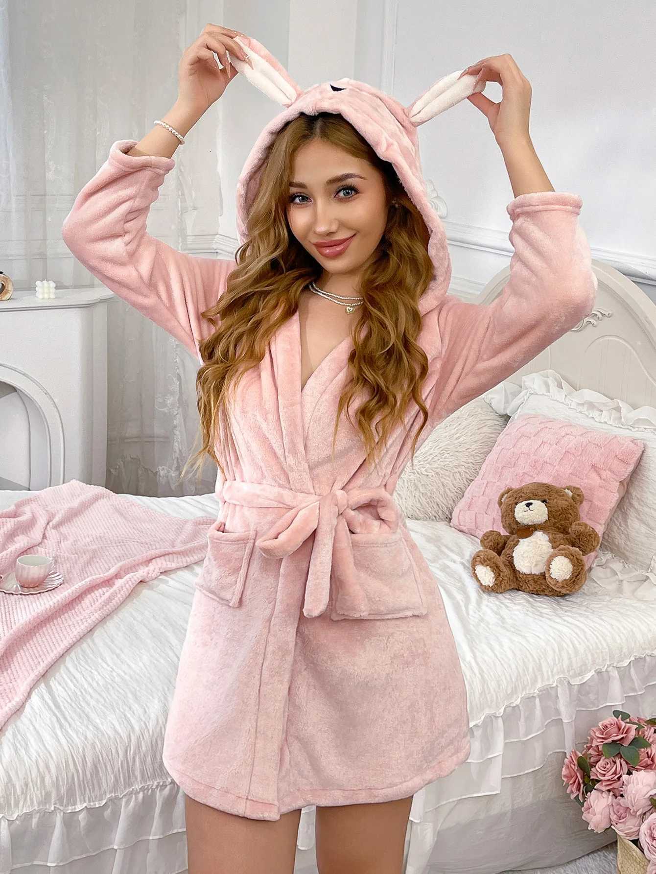 autumn Winter Women Bath Robe Fluffy Plush Pyjamas Ladies Sexy Hooded Dressing Solid Color Gown Warm Bathrobe Female loungewear C251216