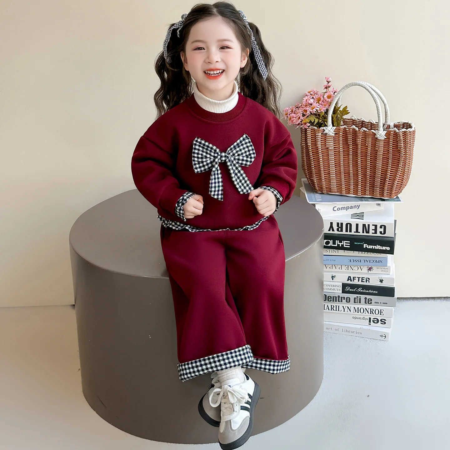 Sanrio Girls Suit 2025 Spring and Autumn New Childrens Clothes Girls Baby Fashion Sweet Bow Plus Velvet Hoodie Pants Two Sets H251216