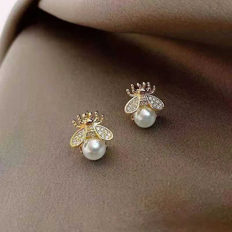Honey Bee Pearl Stud Earrings For Women Exquisite Small Elegant Earring Ladies Wedding Party Birthday Jewelry Gifts G251216