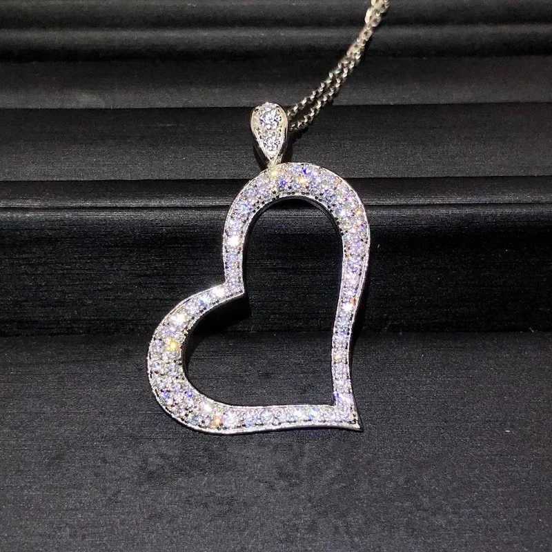 Huitan Heart ShAPed Women Pendant Necklace Aesthetic Wedding Engagement TrenDY AccESSories with Shiny CZ Party Jewelry M251216