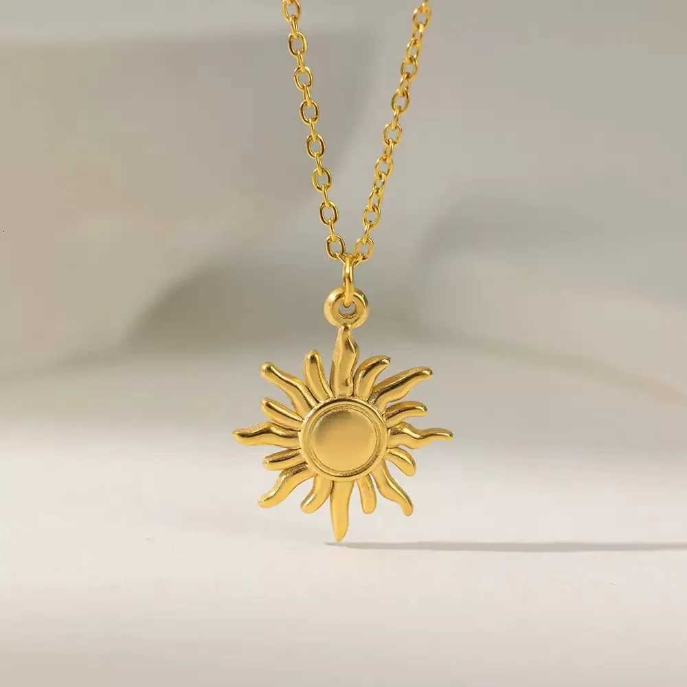 Minimalist Sun Necklace 18K Gold Plated Tarnish Free Stainless Steel Sun Pendant Necklace for Women M251216