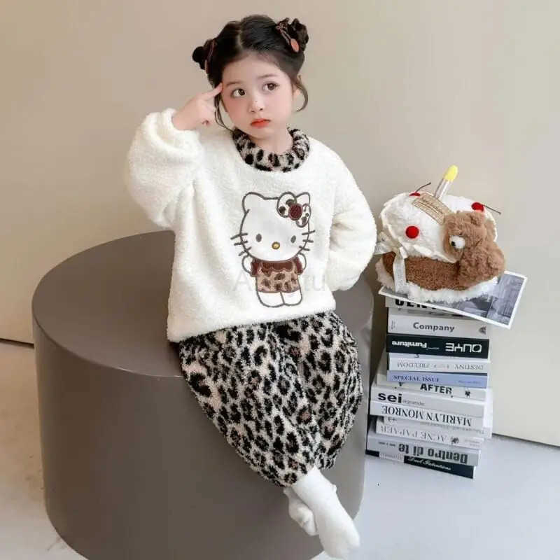 Sanrio Hello Kitty Tops Set Girls Coral Thickened Velvet Cute Winter Home Clothes New Half Side Childrens Pajamas Baby Flannel H251216
