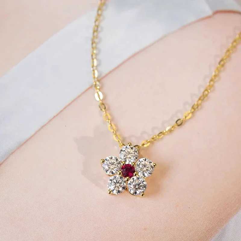 Huitan Delicate Flower Pendant Necklace for Women Exquisite Accessories with Brilliant Cubic Zirconia Graceful Female Jewelry M251216
