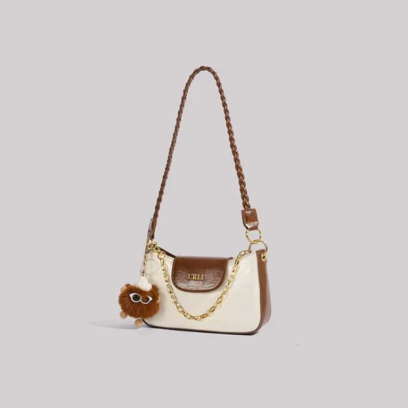 Popular Classic Leather Womens Crossbody Bag Fashionable Elegant Classy Finish Vintage Bag M251216