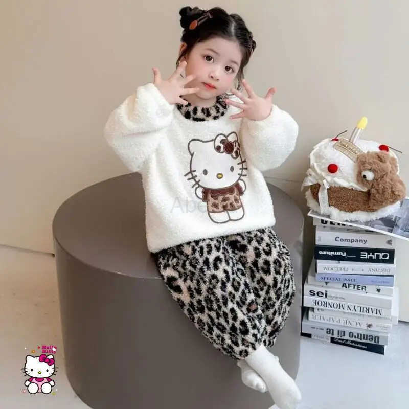 Sanrio Hello Kitty Girls Coral Thickened Velvet Cute Winter Set Home Clothes Kawaii Y2k Anime Childrens Clothing Baby Flannel H251216