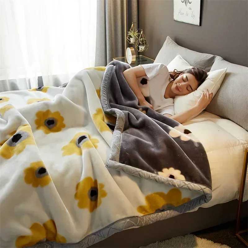 Double Sided Printed Autumn Winter Blankets for Bed Soft Warm Encrypted Flocking Raschel Blanket Skin Friendly Weighted Blanket H251216 - view 3