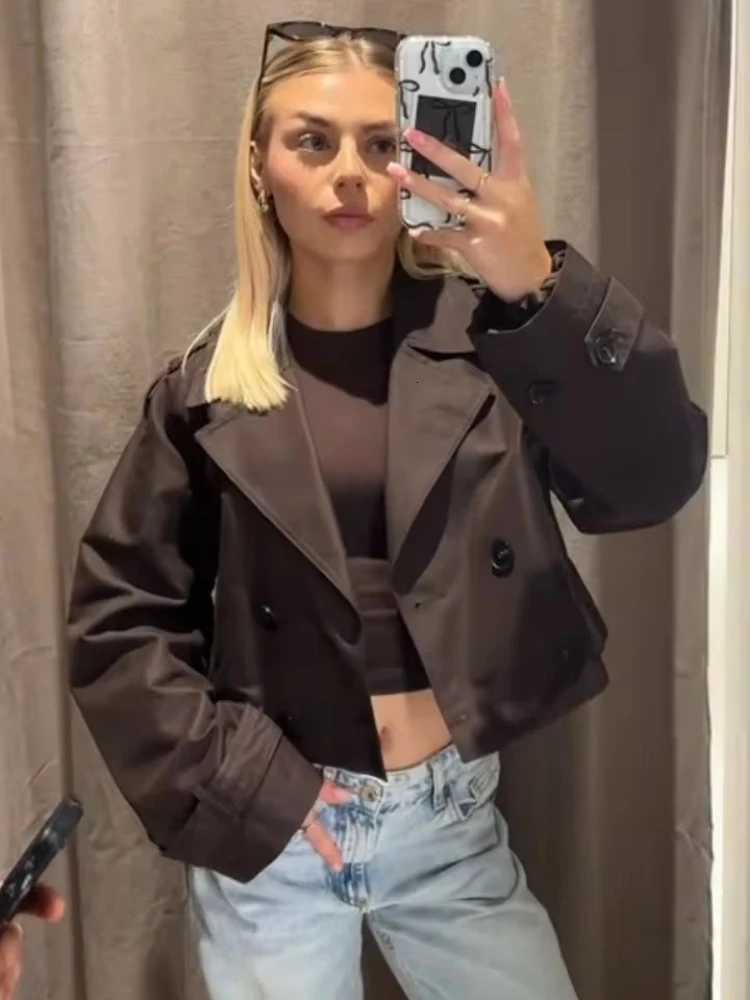 Autumn New Khaki Double Breasted Short Trench Coats For Women Casual Lapel Long Sleeve Pocket Loose Jackets Women Outcoat 2025T251216