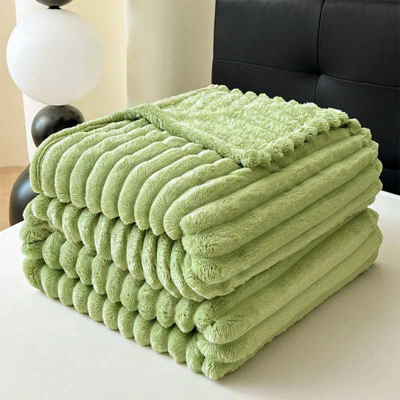 Blanket Thickened Milk Velvet Autumn/winter Blanket for Office Nap Flannel Sofa Cover Pet Warm Soft Blanket Large Size H251216 - view 4