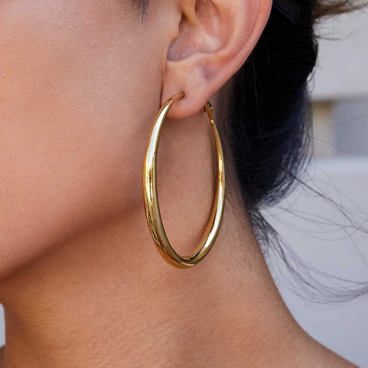 Classic Stainless Steel Big Hoop Earrings for Women Trendy Gold Color Large Hoop Earring Jewelry Accessories G251216
