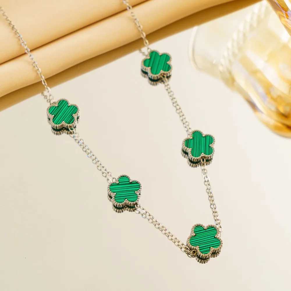 316l StainlESS Steel Luxury Plum Blossom Plant Five Flower Necklace For Women Clavicle Chain Party Charm Jewelry Gift M251216