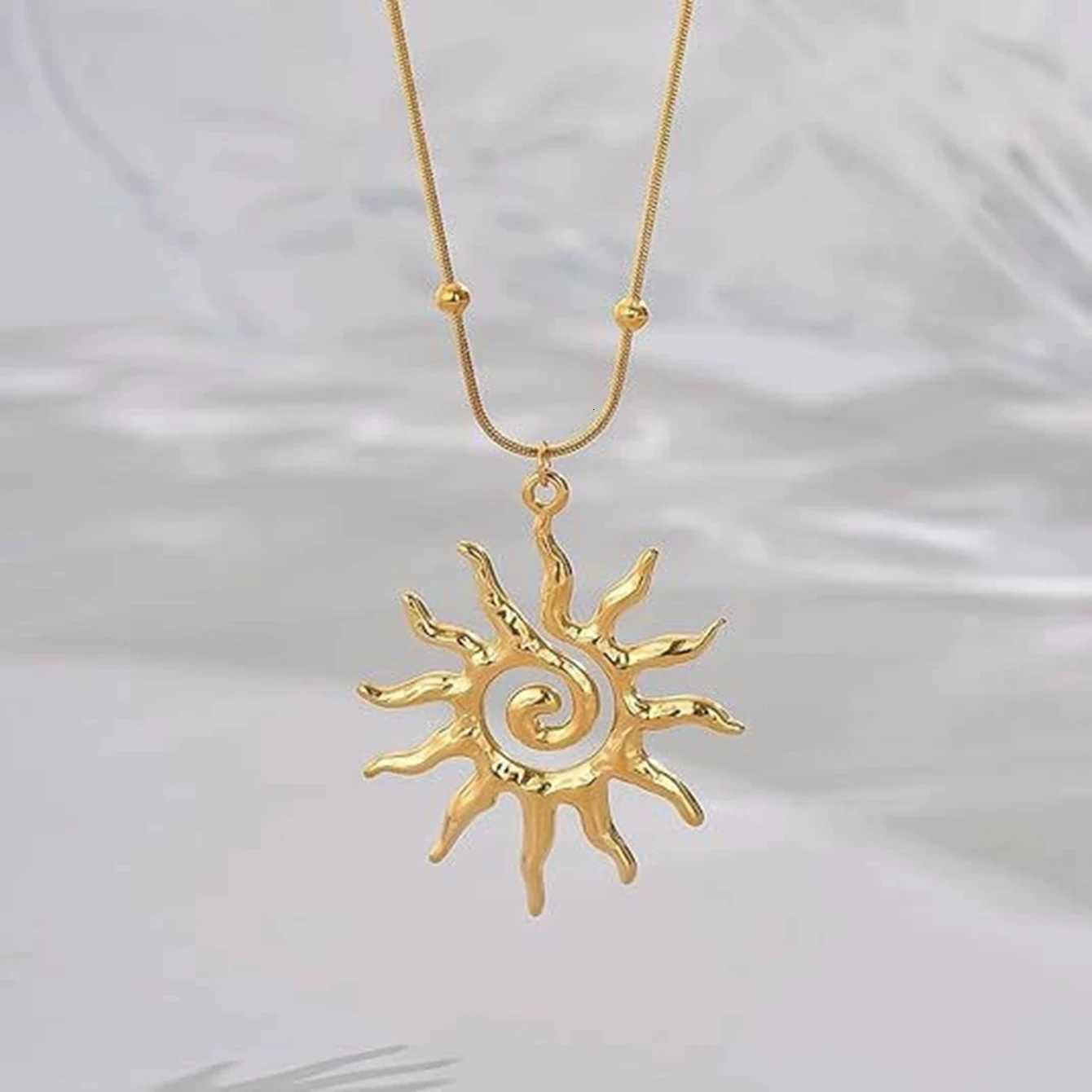 Minimalist 18K Gold Plated Necklace Sun Necklace Stainless Steel Pendant Necklace for Women M251216