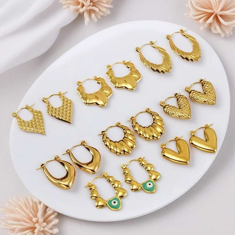 Simple Style Stainless Steel Hoop Earrings For Women 2025 New Vintage Heart Geometry Anti-Fading Metal Fashion Jewelry Accessory G251216