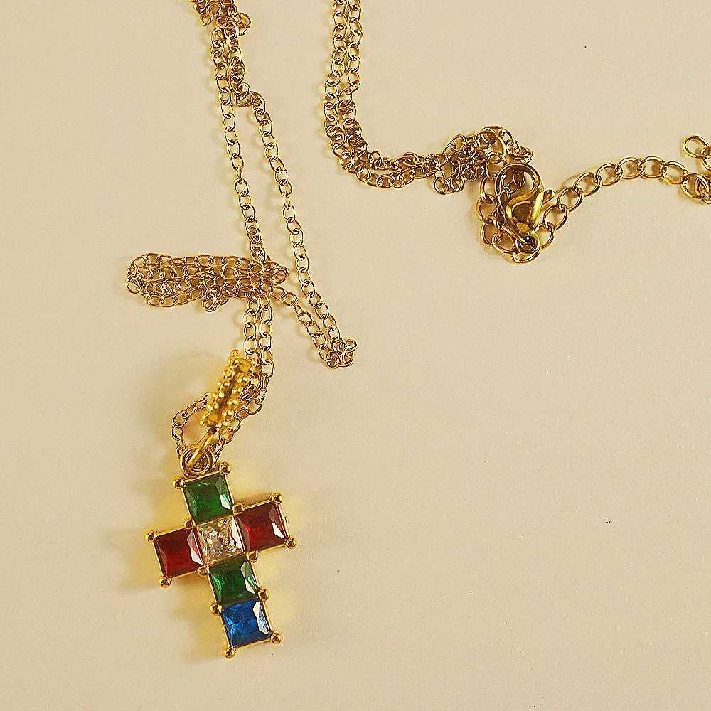 MECYLIFE 18K Gold Plated Zircon Cross Pendant Necklace Stainless Steel Waterproof Jewelry for Party Gift M251216