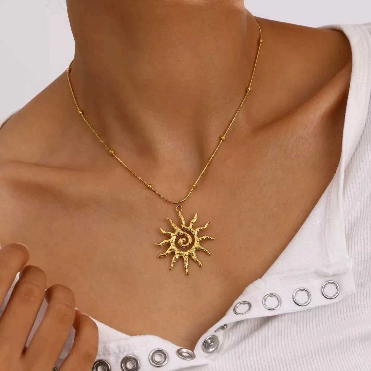 Minimalist 18K Gold Plated Necklace Sun Necklace Stainless Steel Pendant Necklace for Women M251216