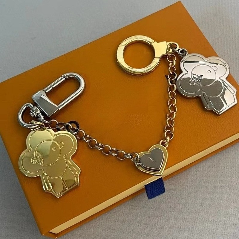 High-quality Stainless Steel Keychains Luxury Designer Keychains Bag Charm for Men and Women Car Key Holders Keyring Bags Pendant High-Quality Couple Gift