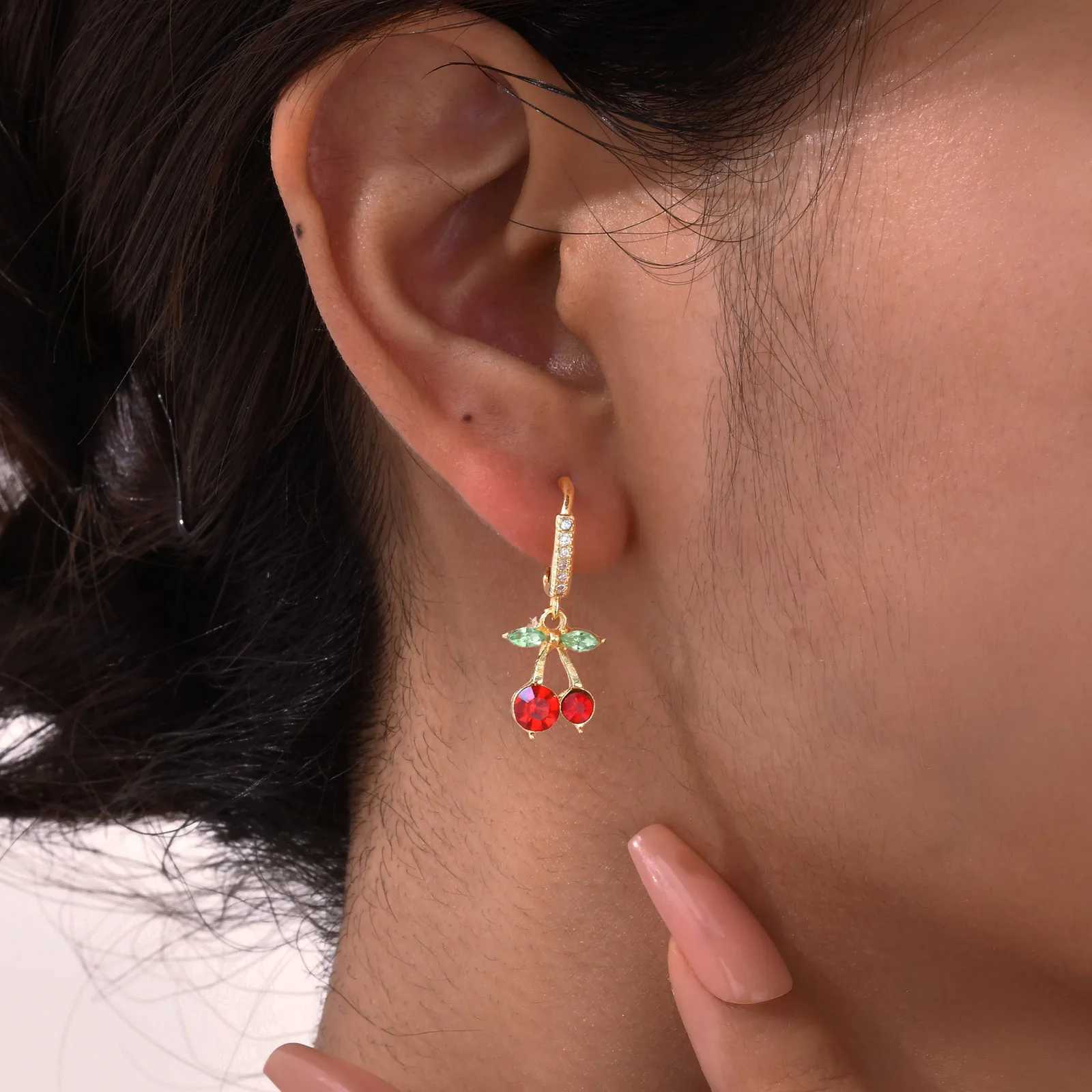 Cherry Zirconia Dangle Earrings for Women Gold Plated Fruit Shape Pendant Jewelry Sweet Personal Ear Buckle for Girls G251216