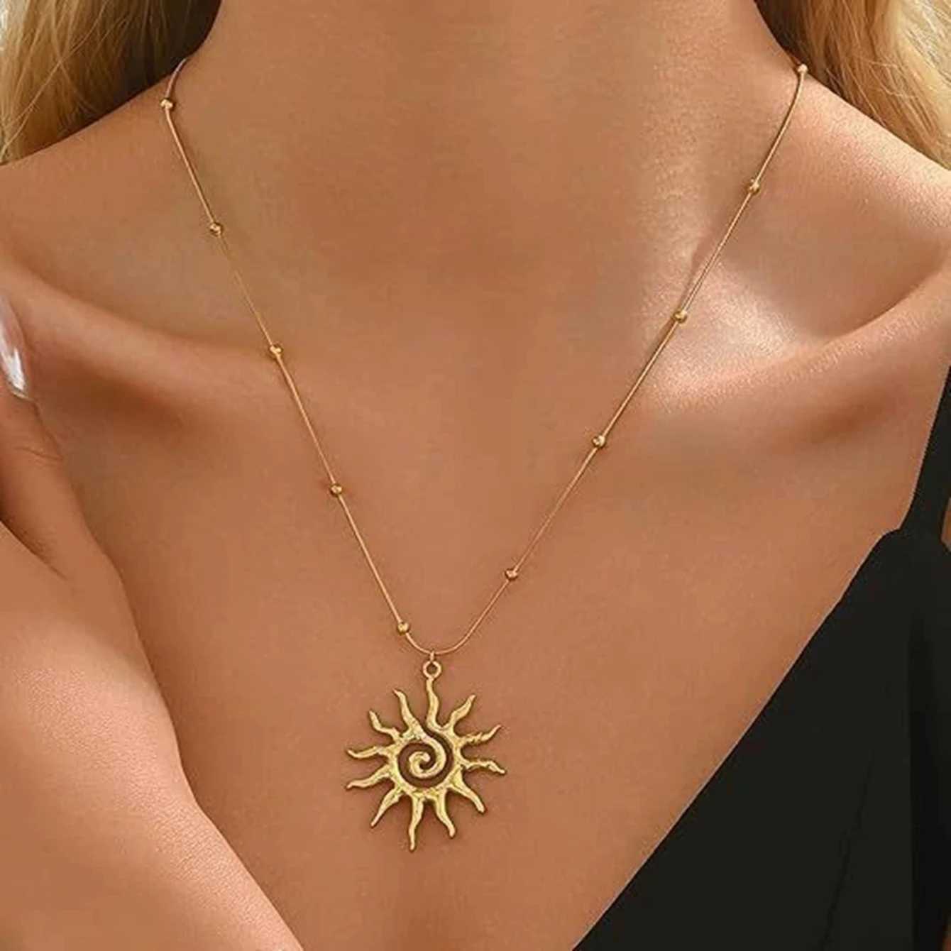 Minimalist 18K Gold Plated Necklace Sun Necklace Stainless Steel Pendant Necklace for Women M251216