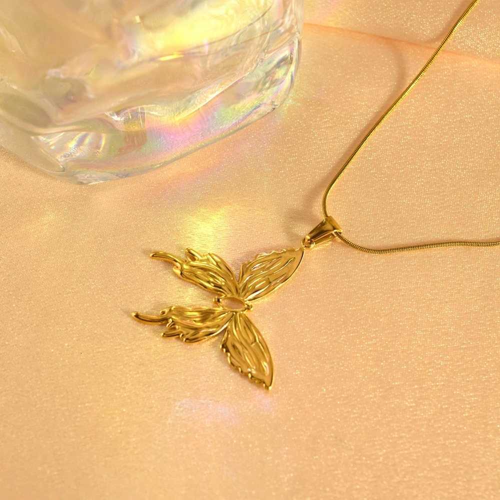 Butterfly Stainless Steel Necklace with Tassel Design Pendant Snake Chain Jewelry Set with Gift M251216