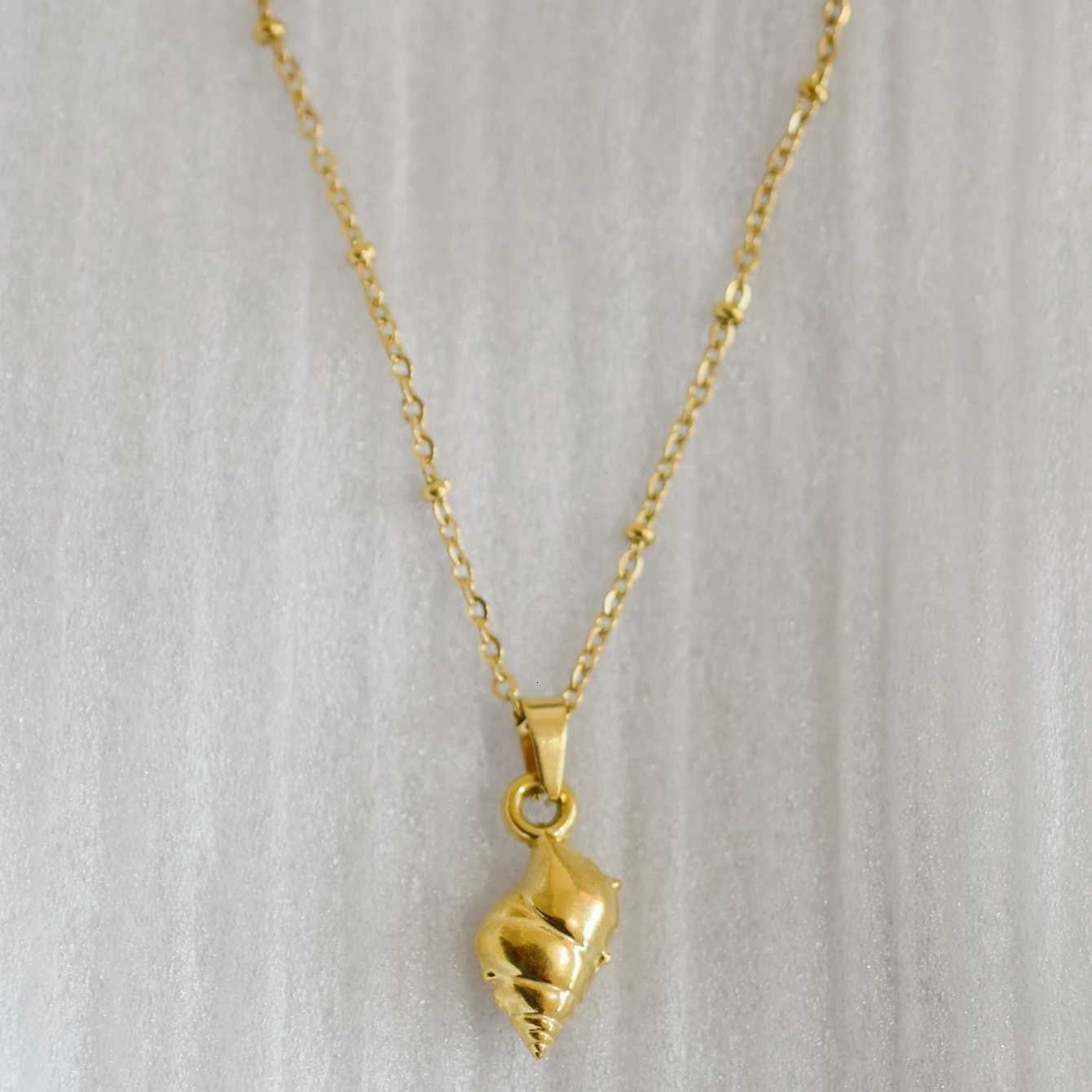 Hot Sale Stainless Steel Conch Necklace Gold Plated Titanium Steel Conch Shell Clavicle Chain M251216