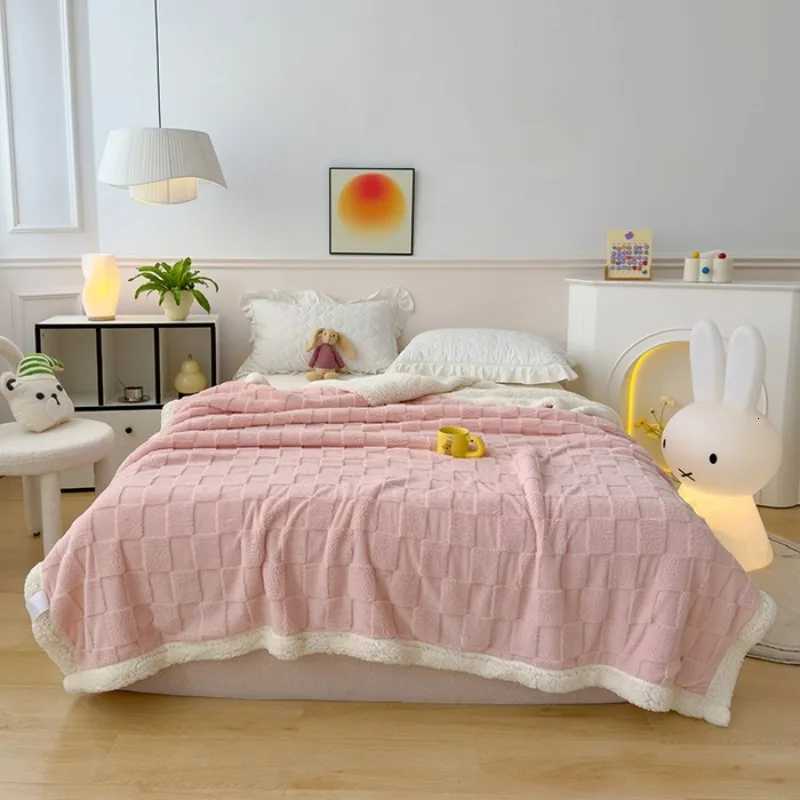 Warm Lamb Velvet Flannel Cover Blanket for Office Air Conditioning and Nap Throw Soft Woolen Blanket for Bedding Sofa H251216 - view 4