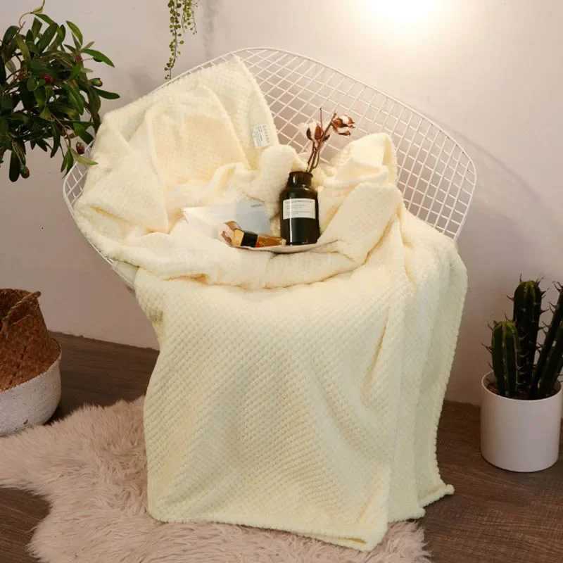 Solid Soft Warm Fleece Plaid Blankets and Bedspreads Living Room Bedroom Air Conditioning Bed Blanket For Sofa Bedding Mantas H251216 - view 5
