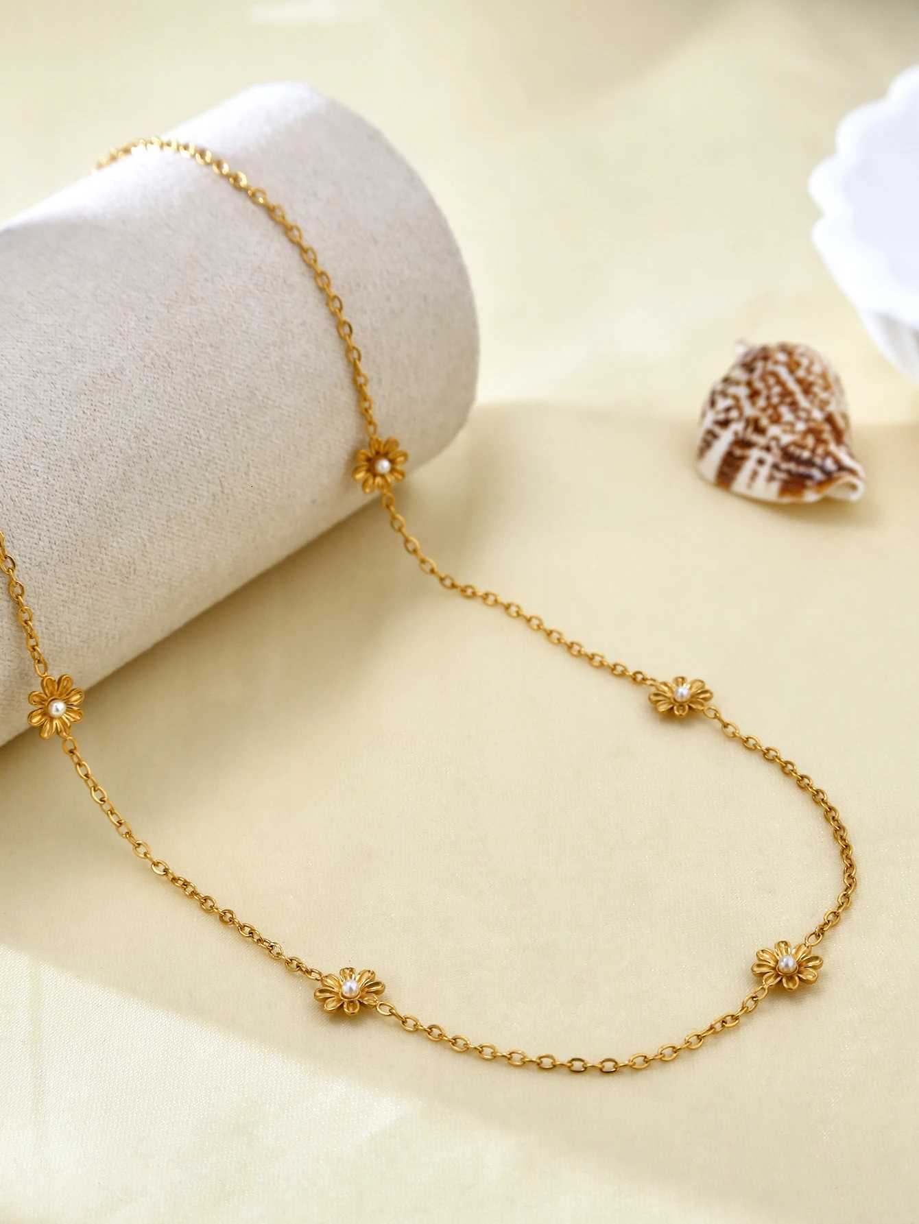 Ins Style Fashion Light Simple Luxury Elegant Delicate Stainless Steel 18K Gold-Plated Pearl Daisy Flower Necklace Female M251216