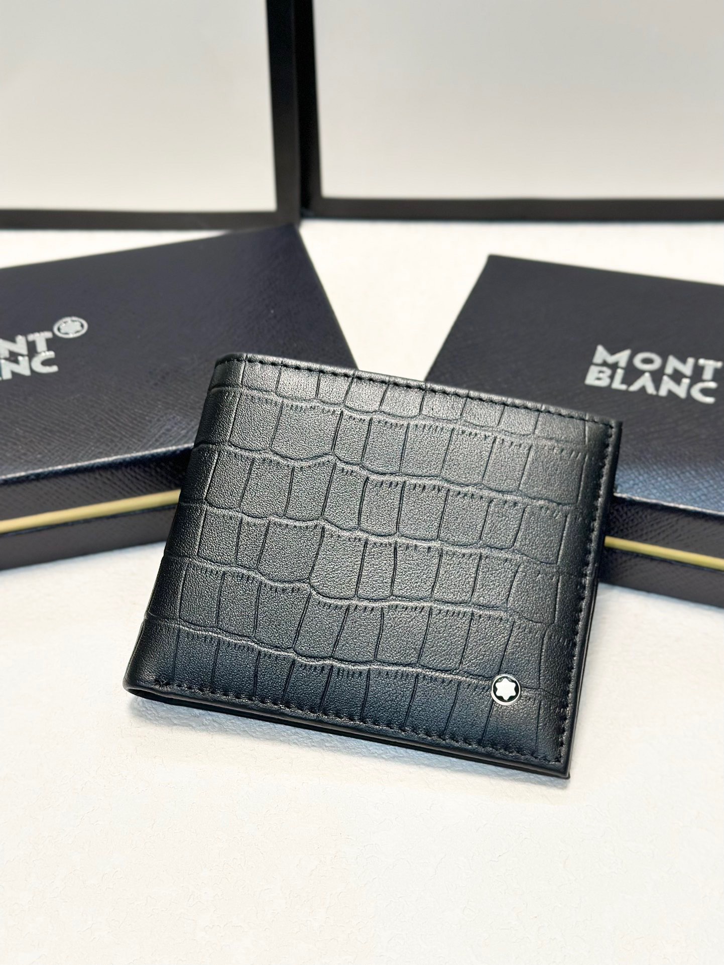 New Montblancs Head layer cowhide German brand designer wallet bag charm Long and short styles Folding wallet MB Designer card holder wallet A must-have for men
