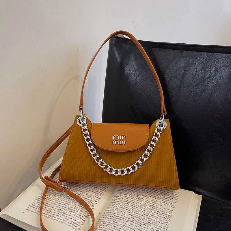 Elegant Womens Leather Stylish Classic Crossbody Tote Bag Designer Shoulder Fashion Handbag For Daily Lifestyle M251216