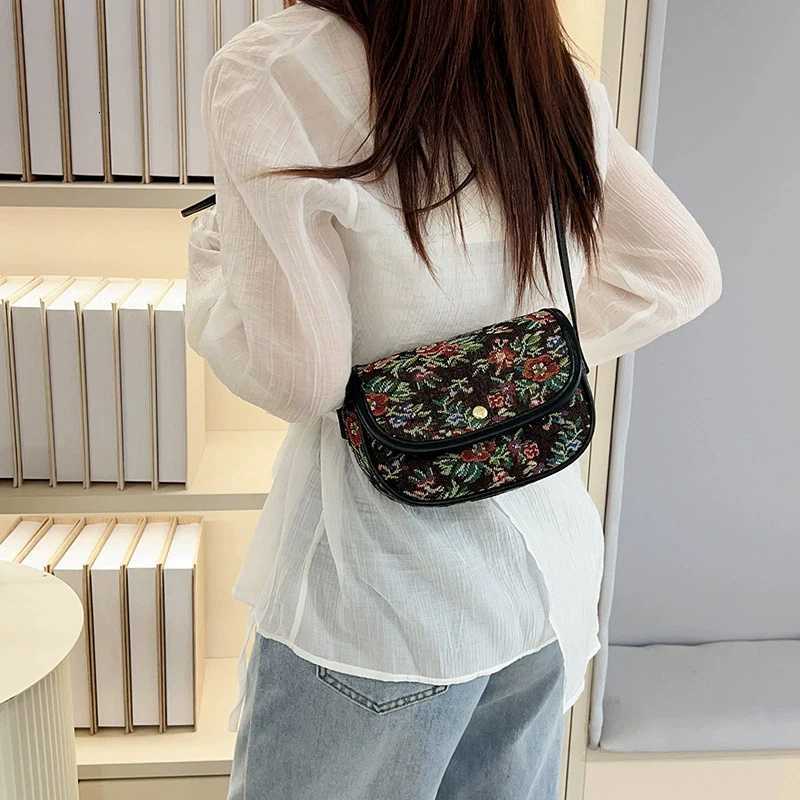 Leopard Print Phone Bag Women New Design Sling Shoulder Bags Compact Portable Flap Crossbody Bag M251216