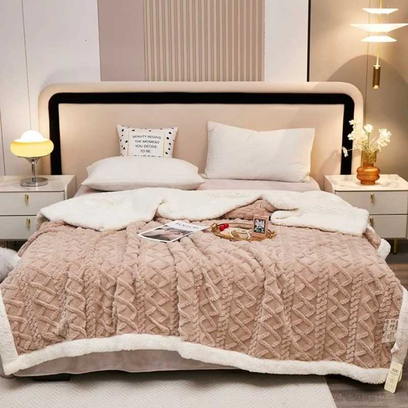 Thickened Thermal Double Layer Fleece Comfortable Blanket Hemming Tafu Blanket Casual Sofa Single Double Blanket Small Quilt H251216 - view 6