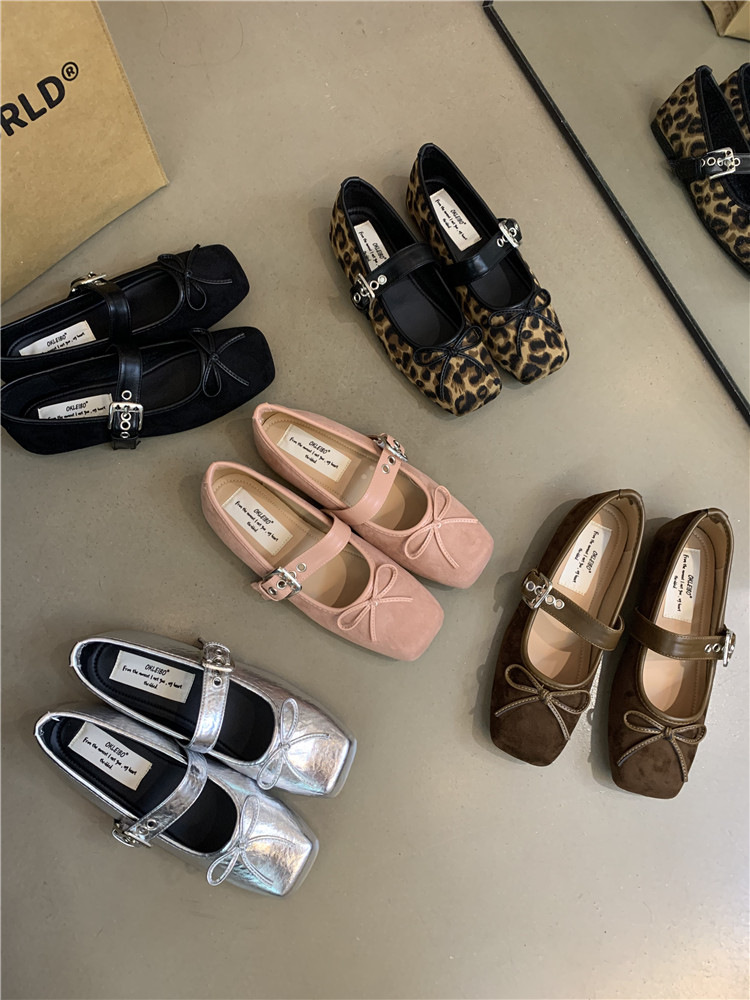 Free shipping designer women's casual shoes new flat bottomed bow ballet shoes silver belt buckle Mary Zhen shoes multi colored 36-42