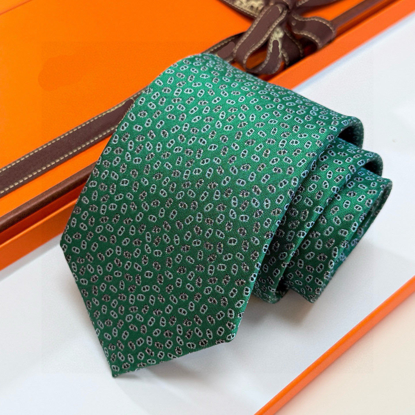 Luxury New Designer Men's Letter Tie Silk Necktie black Aldult Jacquard Party Wedding Business Woven Fashion Design Hawaii Neck Ties With box 11012