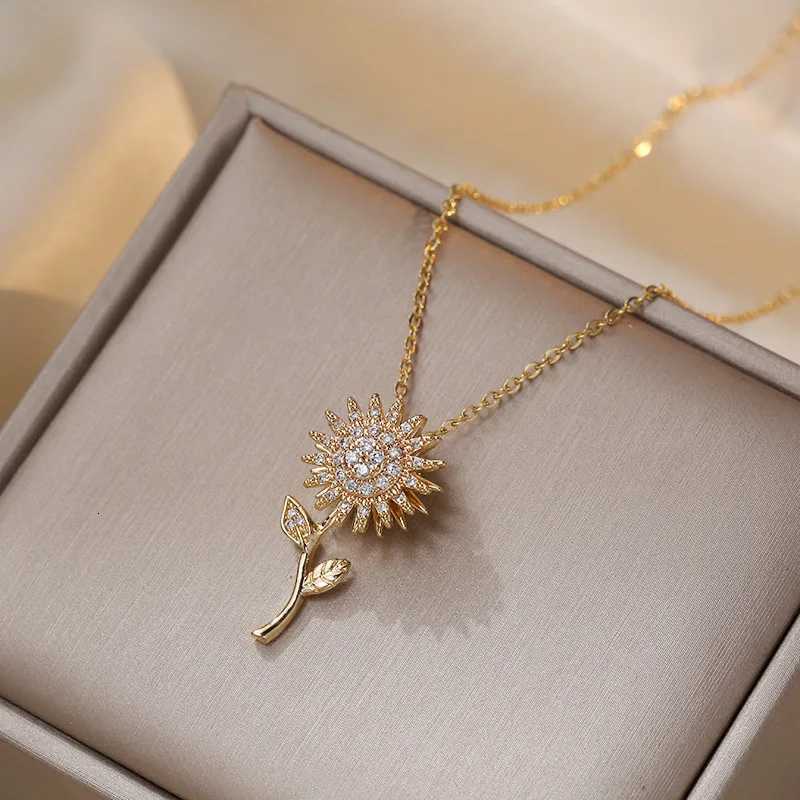 Fashionable Double Layer Rotatable Sunflower Flower Necklace for Girls Versatile High-end Luxury Stainless Steel Gift M251216