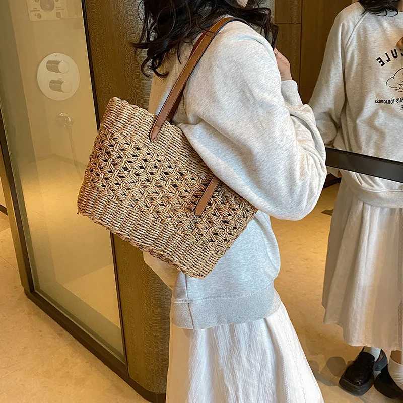 Solid Color Large Capacity Womens Beach Vacation Bag Top Handle Grass Woven Tote Bag Summer Basket Handbag M251216