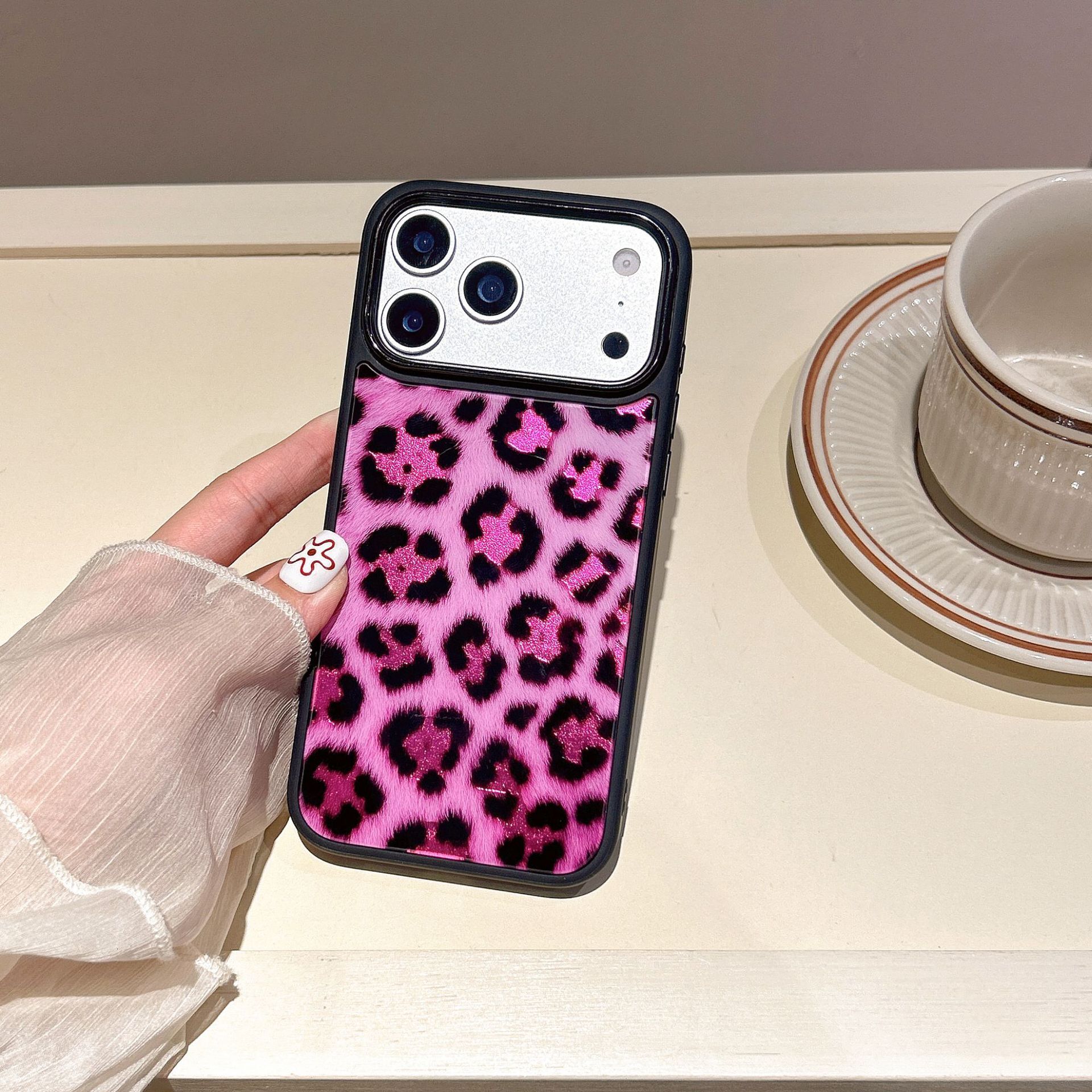 Gilt Leopard Pattern Compatible with iPhone 17 Pro Max Apple 16 Phone Case 15 Magnetic Stand European and American Foreign Trade Shockproof