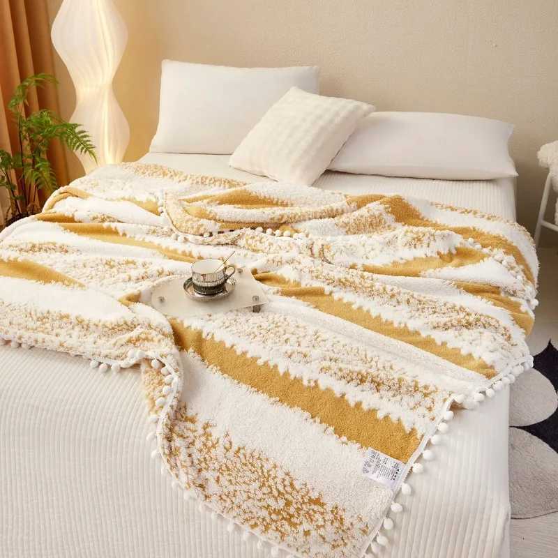 Double Sided Striped Jacquard Wool Ball Blanket Casual Blanket Comfortable and Breathable Winter Bed Sheet H251216 - view 4