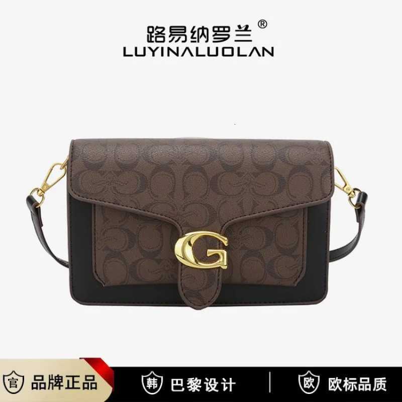 Womens Messenger Bag Made Of Premium Leather Boasting Paris Inspired And Vintage Chic Style M251216