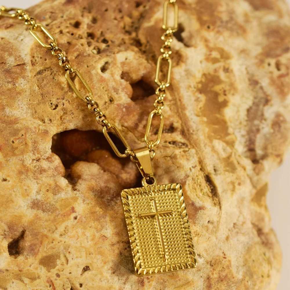Hot Sale Faith Necklace Stainless Steel Cross Square Pendant Golden Paper Clip Chain Necklace M251216