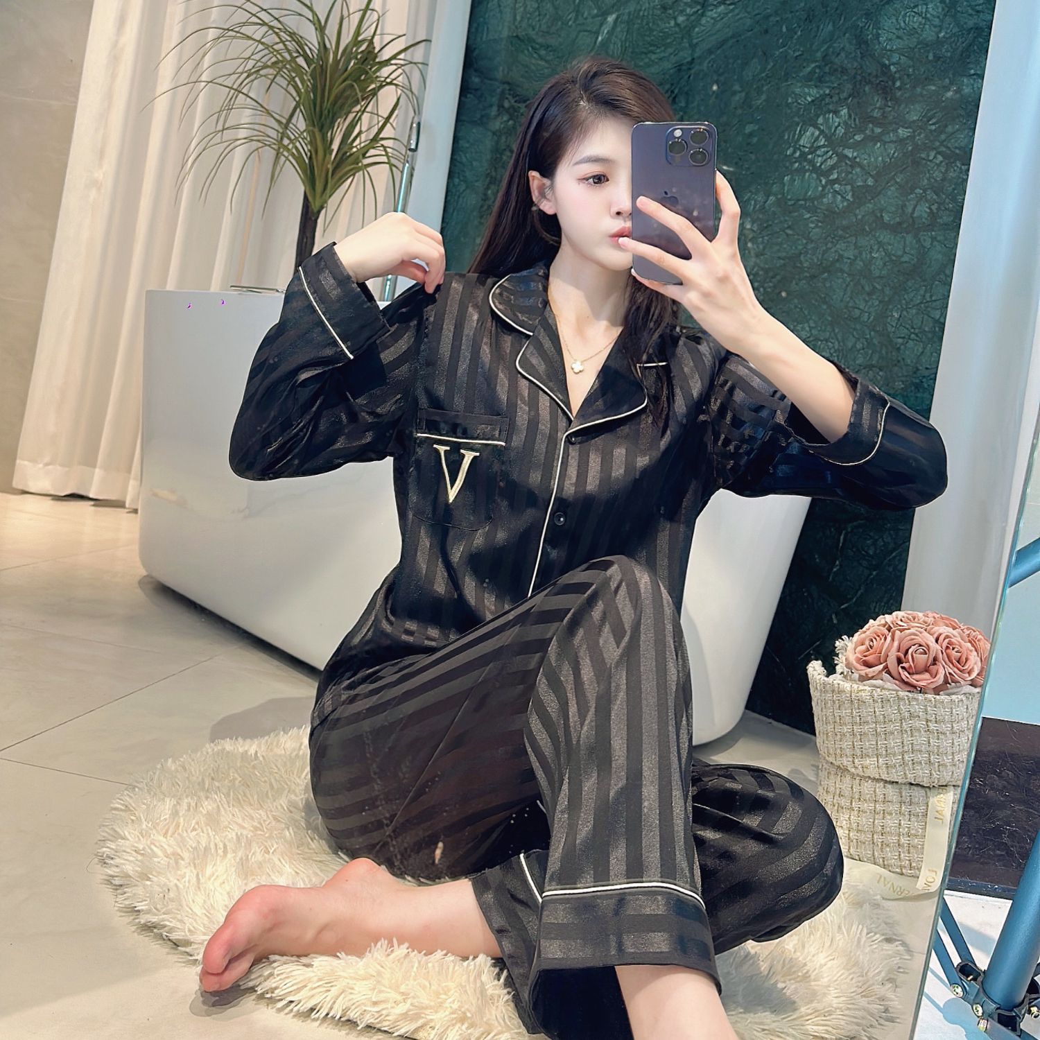 B1252-Discover Exclusive B1235 Styles - Timeless Chic with Today's Trends