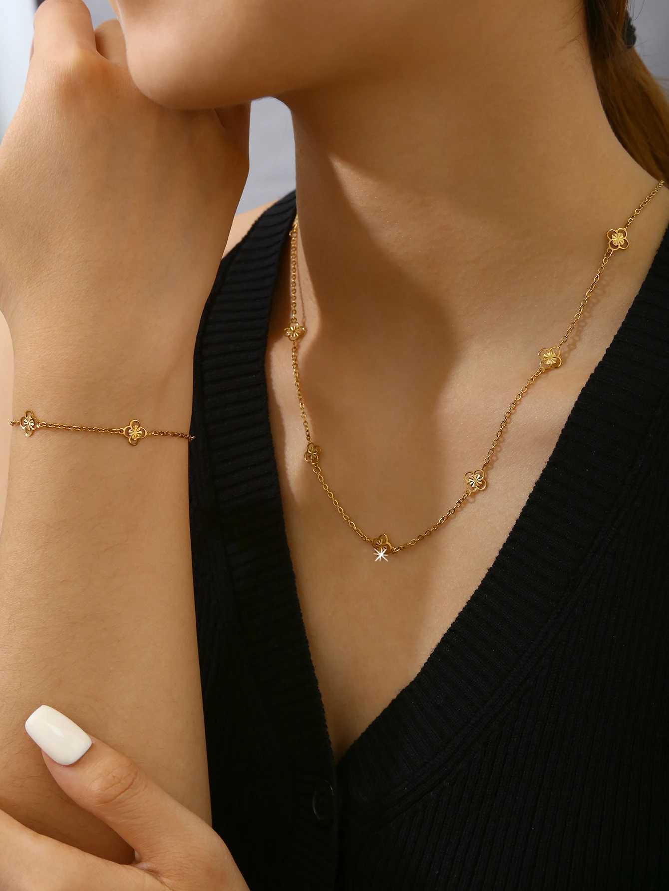 1 Piece/1 Set Elegant Charm Light Luxury Delicate StainlESS Steel Polished Small Flower Necklace And Set For Women M251216